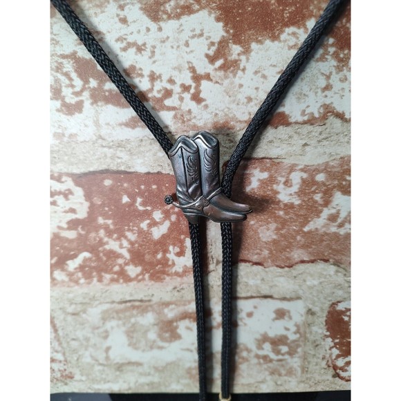 Western Style Bolo Rope Necktie-Boots with spurs-black and silver-Excellent - Picture 5 of 8
